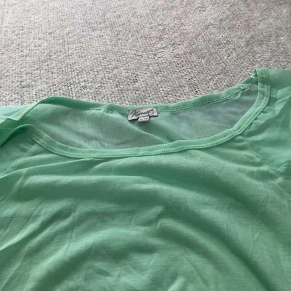 Kismet exl teeshirt, pale green , elastic waist, short sleeves, like new - Picture 5 of 8